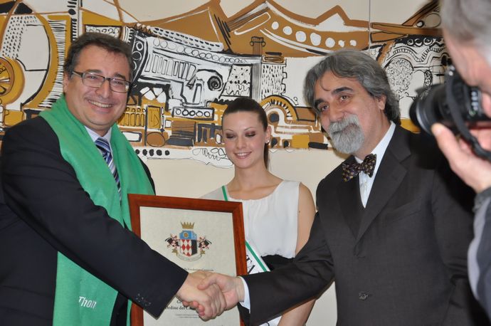 Ingrandisci la foto